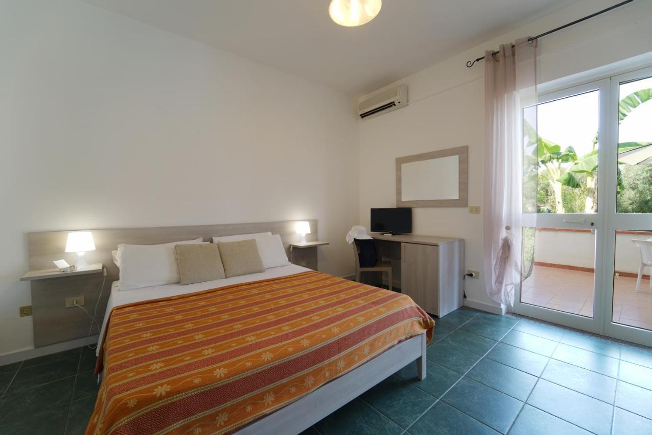 Europa Rooms And Restaurant Capo Vaticano Esterno foto